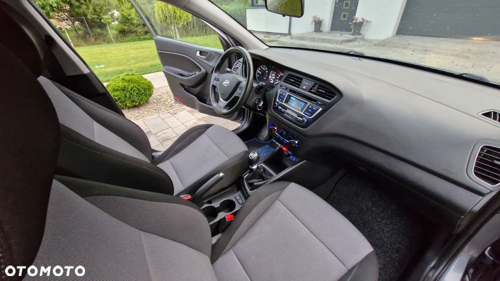 Hyundai i20 1.2 Trend - 10