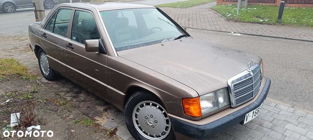 Mercedes-Benz W201 (190) - 3