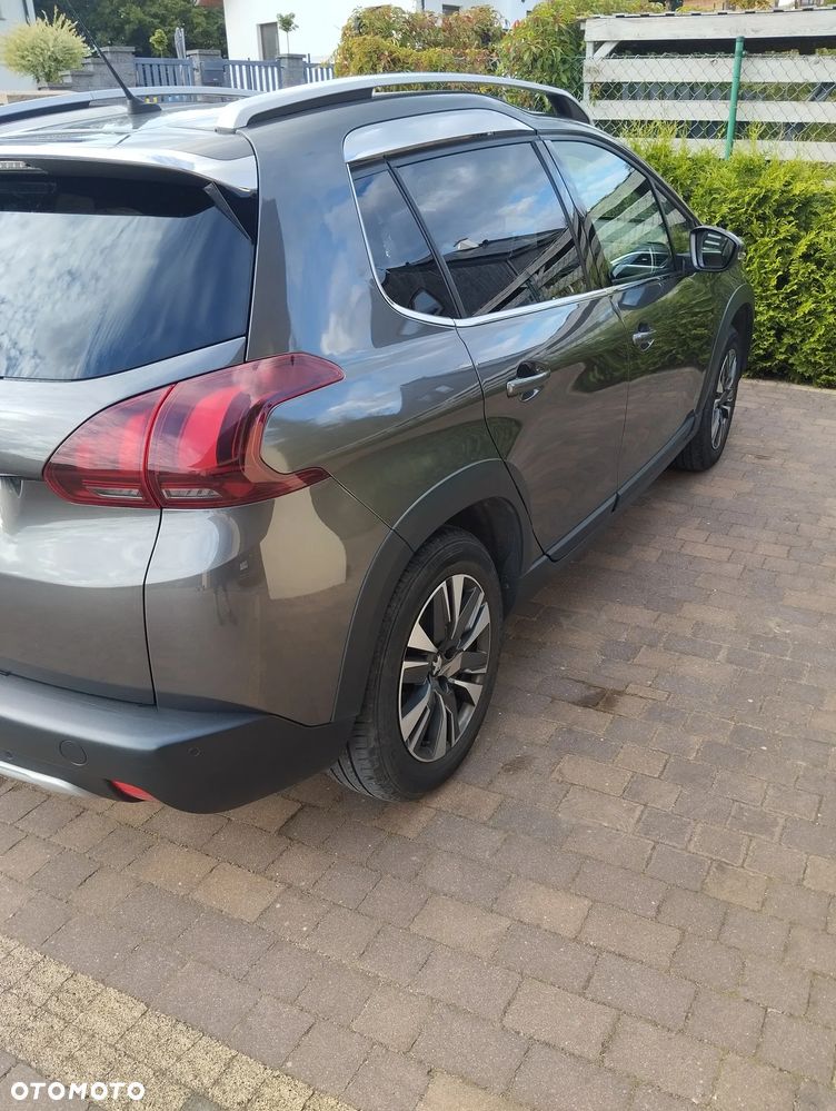 Peugeot 2008 1.2 Pure Tech GPF Allure S&S - 6