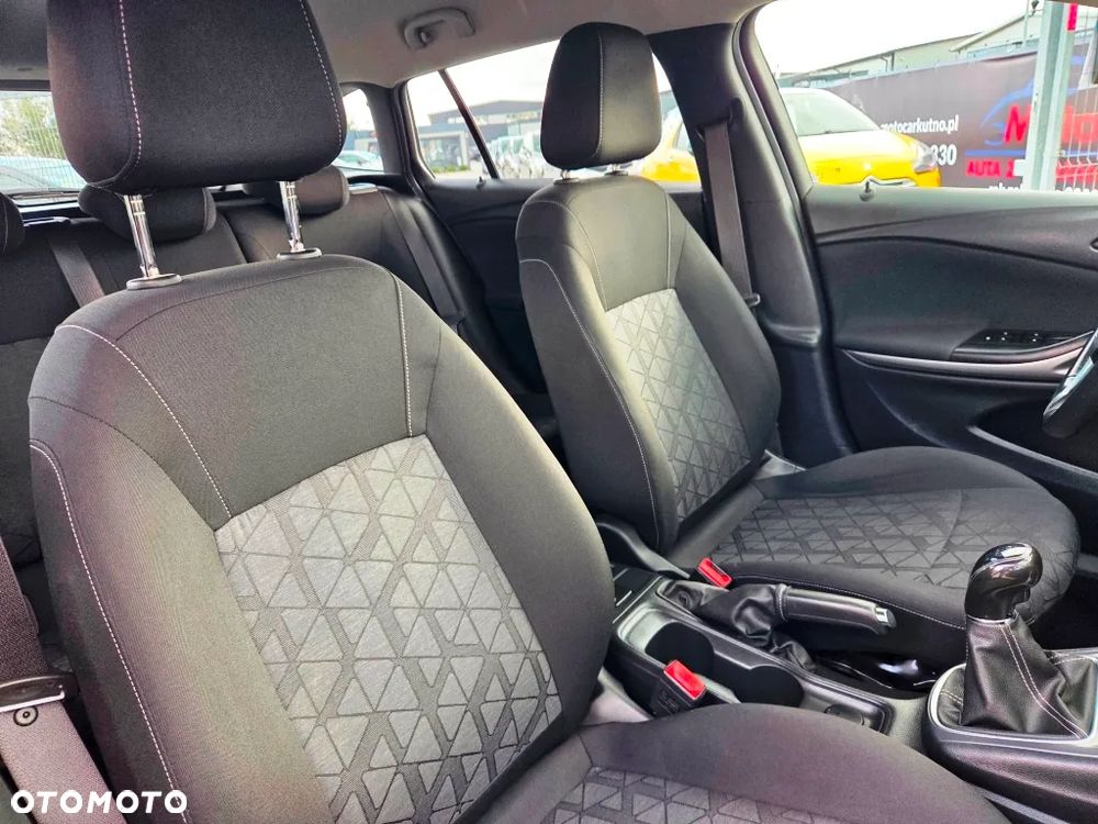 Opel Astra 1.4 Turbo 120 Jahre - 34