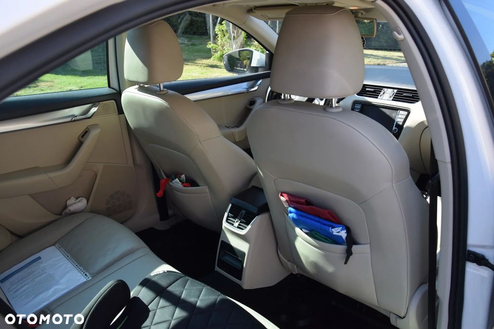 Skoda Octavia 2.0 TDI 4x4 Elegance DSG - 21