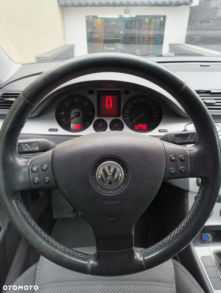 Volkswagen Passat - 10