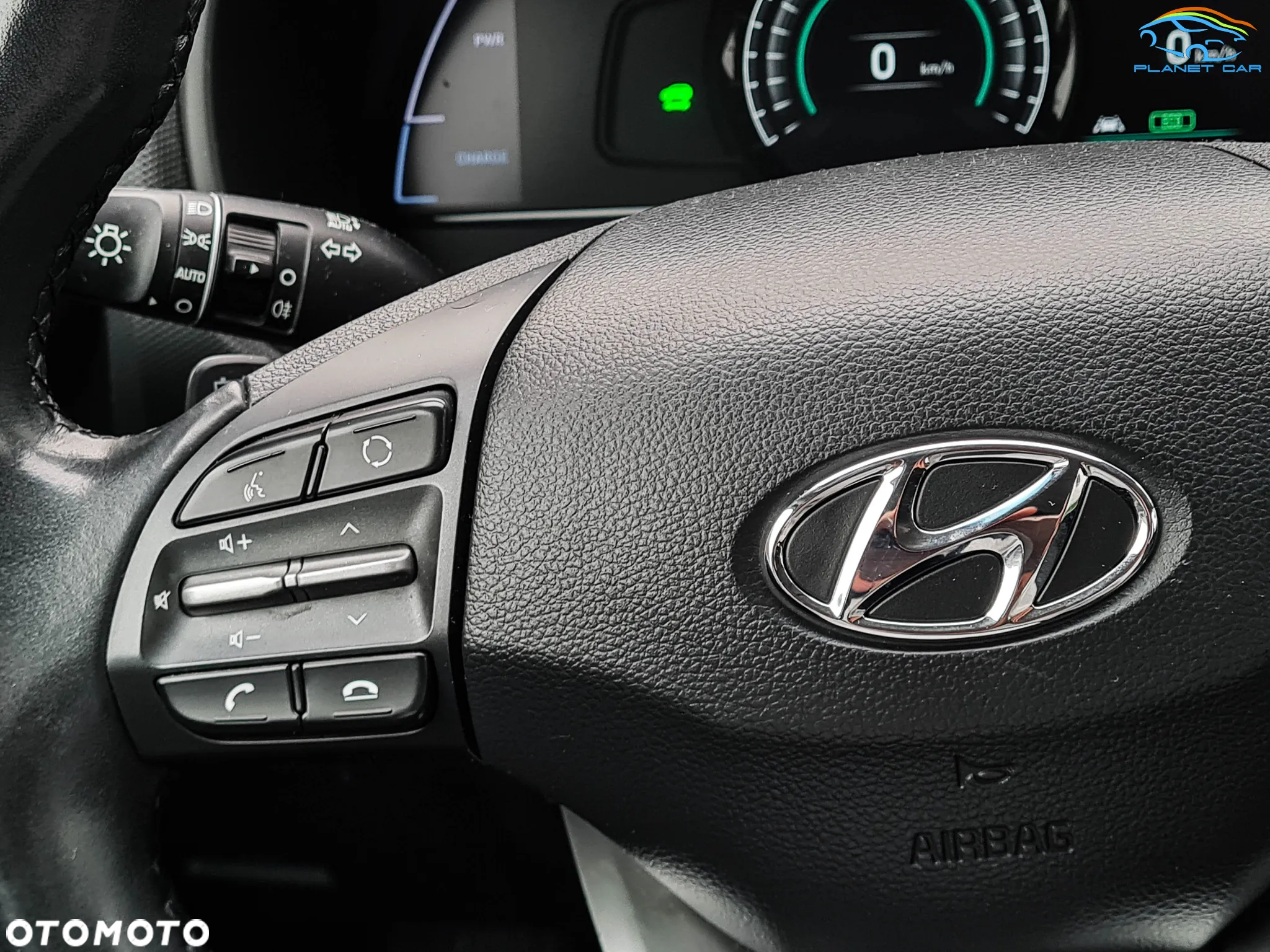Hyundai Kona Electric 64kWh Premium - 27