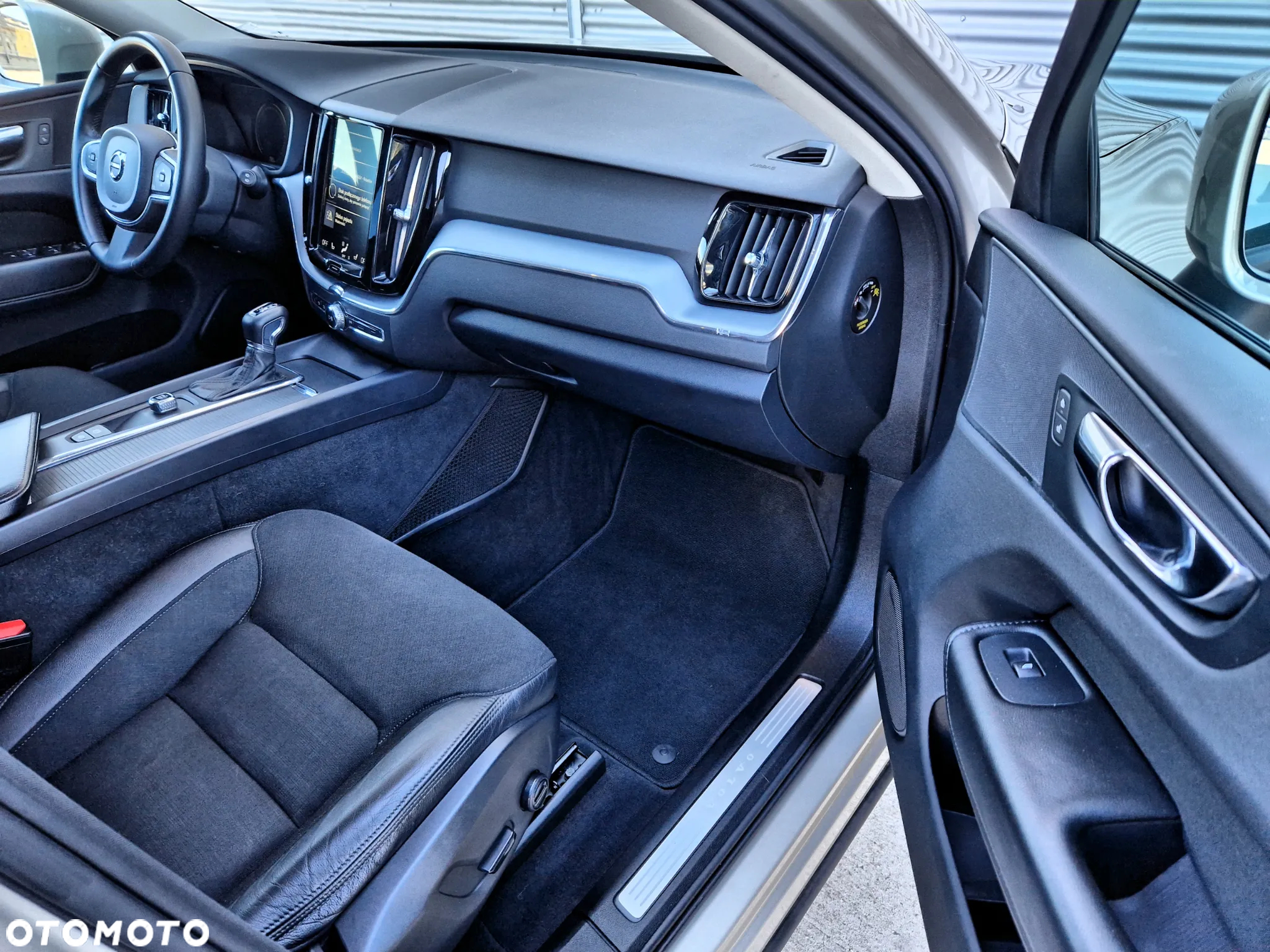 Volvo XC 60 D4 SCR Momentum - 17