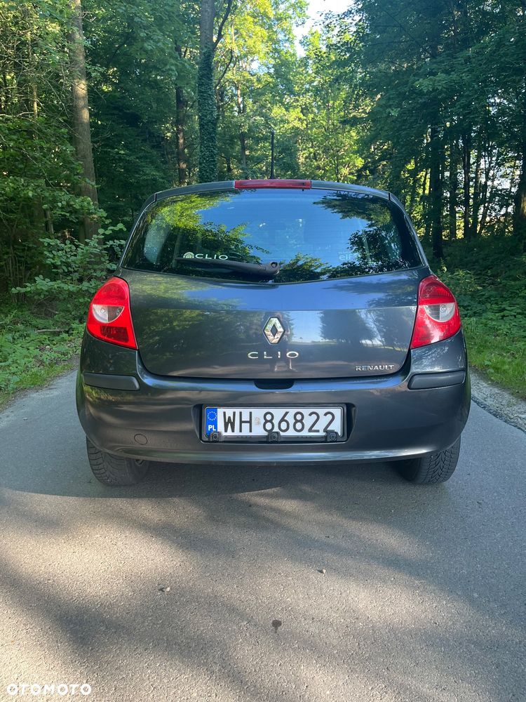 Renault Clio - 2
