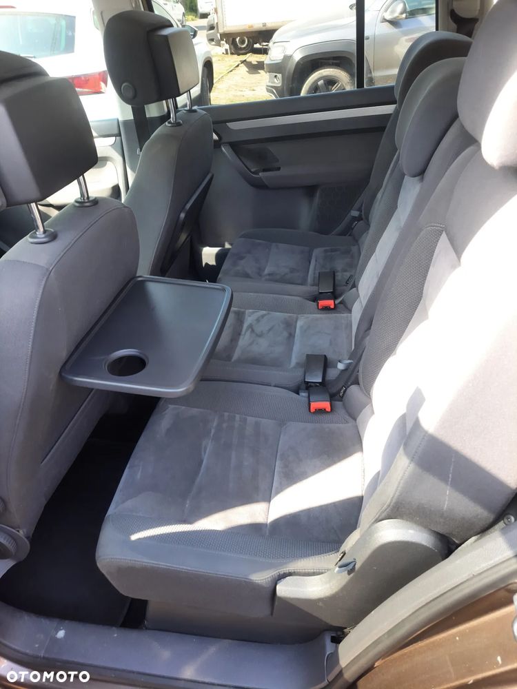 Volkswagen Touran 2.0 TDI DPF DSG Highline - 12