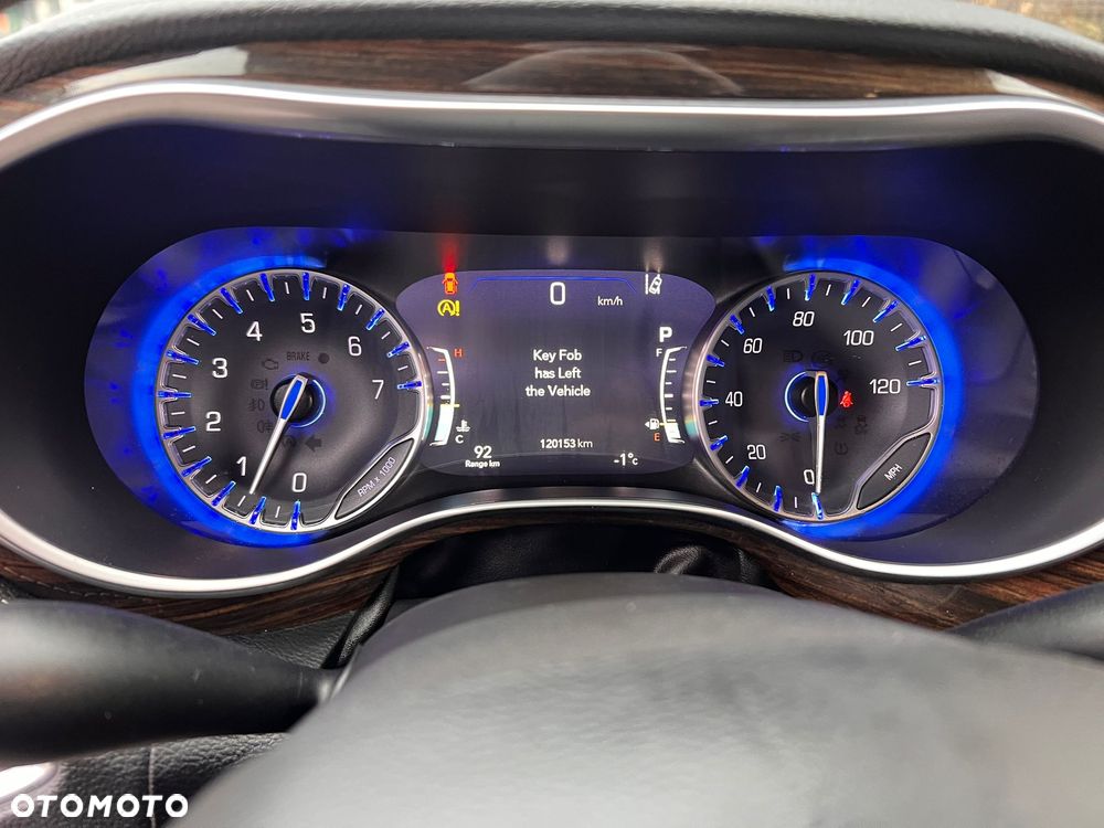 Chrysler Pacifica - 14