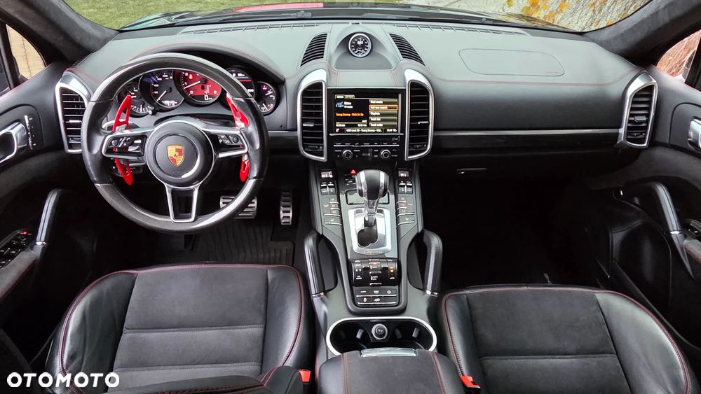 Porsche Cayenne GTS - 20