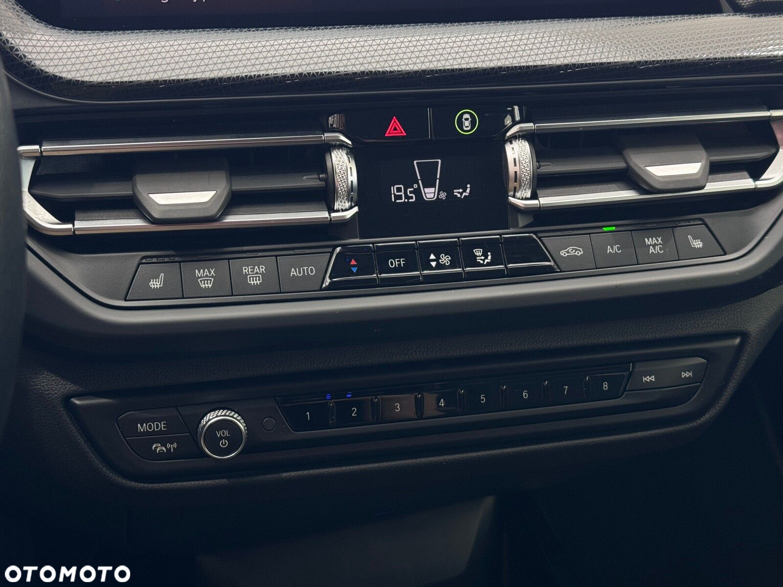 BMW Seria 2 218i - 24