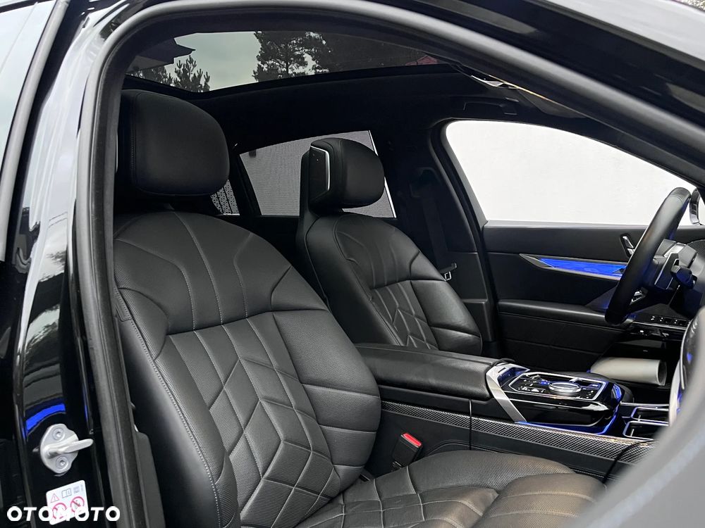 BMW Seria 7 740d xDrive mHEV sport - 29