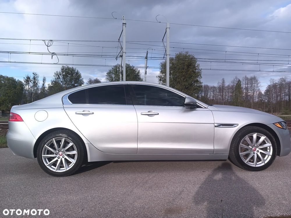Jaguar XE 2.0 P300 AWD SE - 14