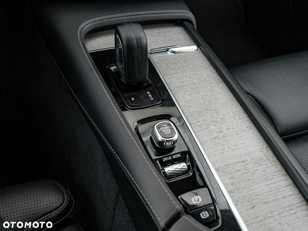 Volvo V90 Cross Country - 19