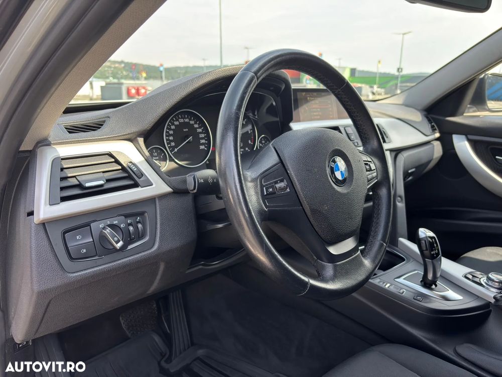 BMW Seria 3 318d Aut. - 15