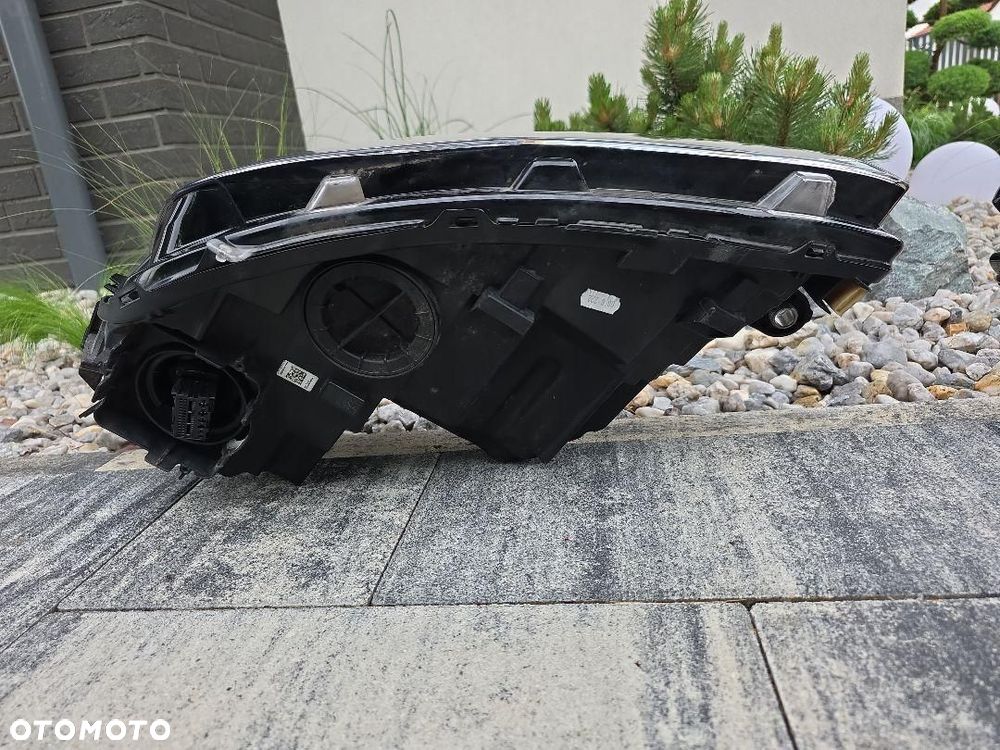 VW GOLF 8 VIII 5H1 Lampy przód Full Led IQ Light 5H1941077F 5H1941078F 2022 - 10