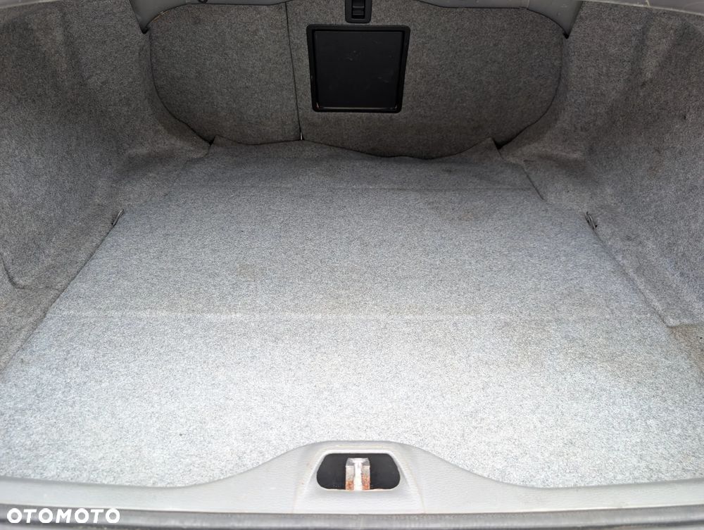 Volvo S60 2.4D Momentum - 31