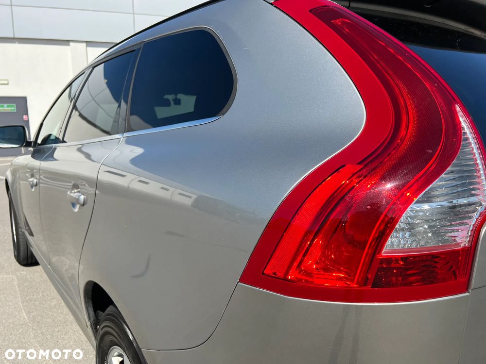 Volvo XC 60 D3 Geartronic Momentum - 17