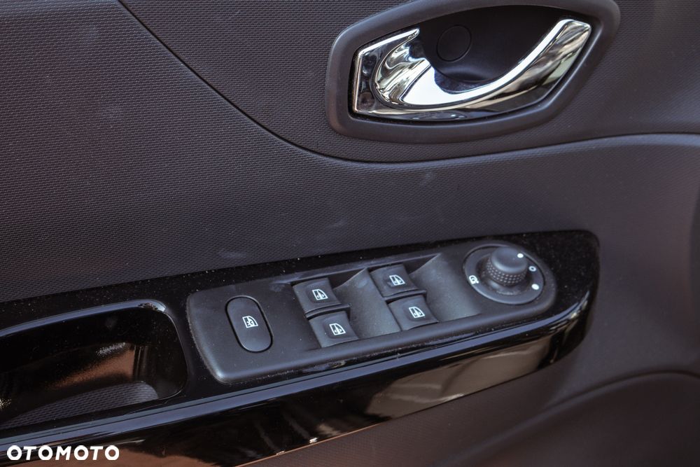 Renault Captur - 16