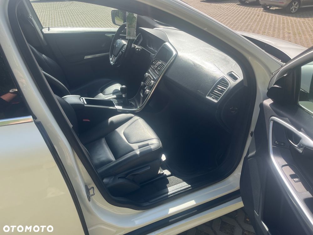 Volvo XC 60 D3 Kinetic - 11