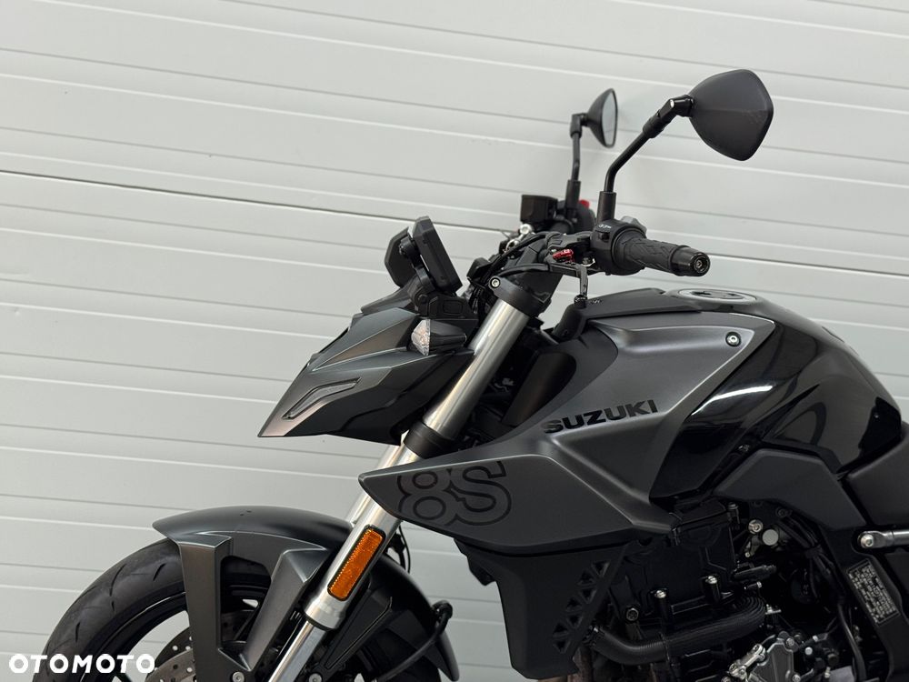 Suzuki GSX - 20