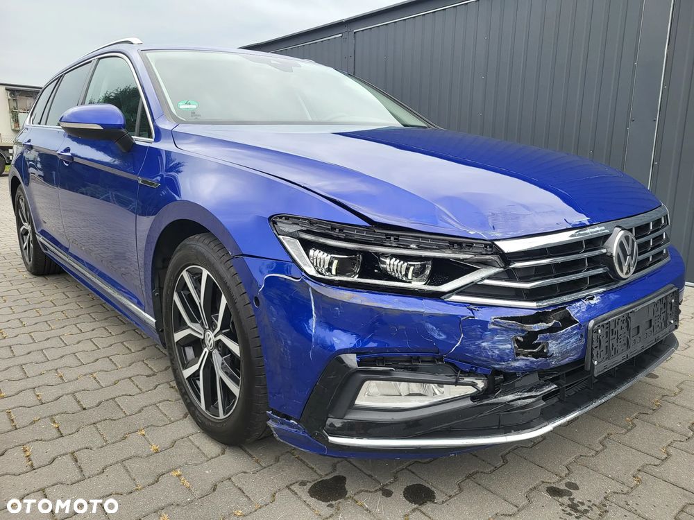 Volkswagen Passat - 1