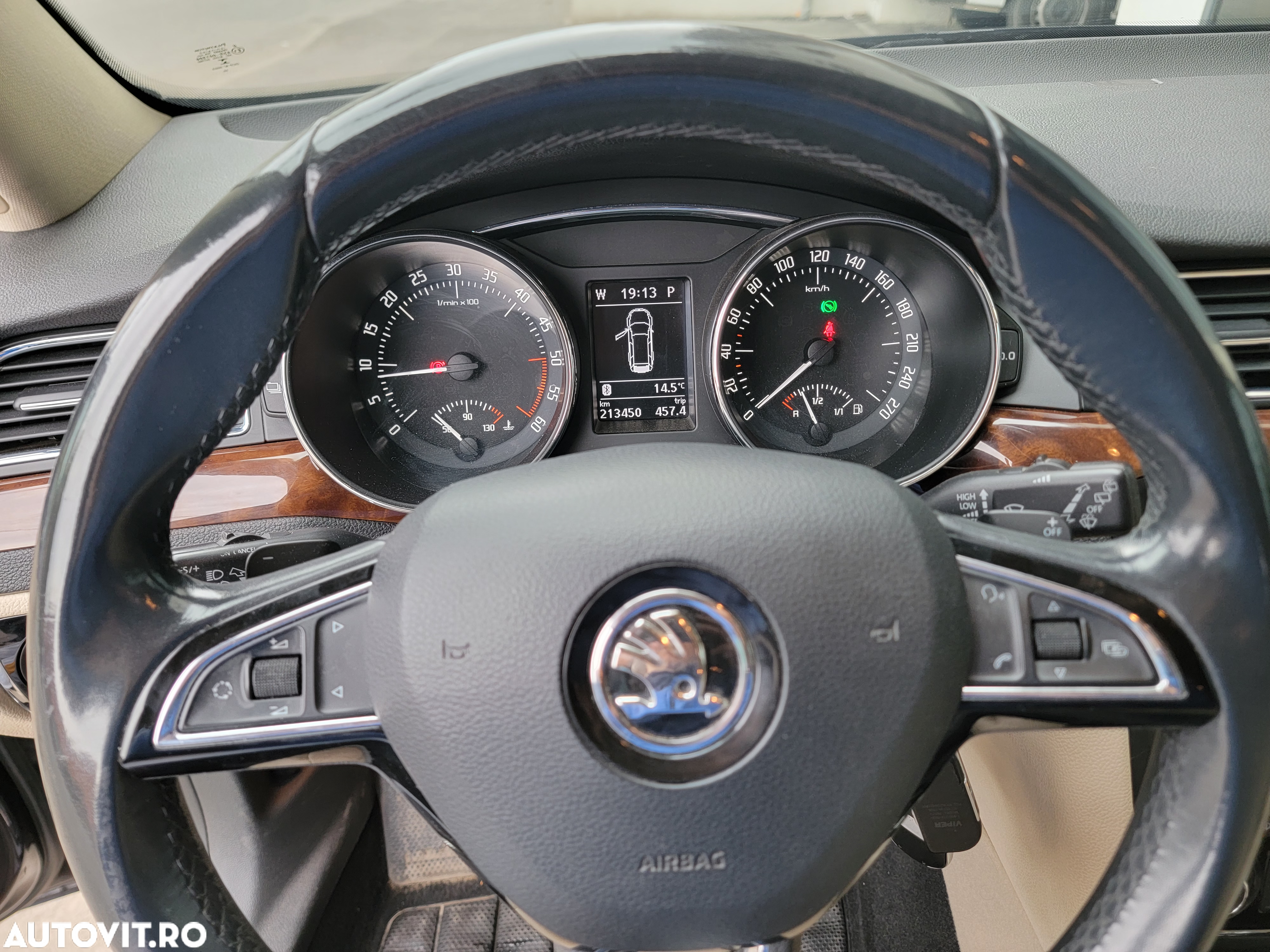Skoda Superb Combi 2.0 TDI DSG L&K - 13