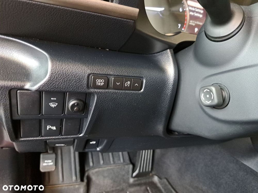 Lexus IS - 32
