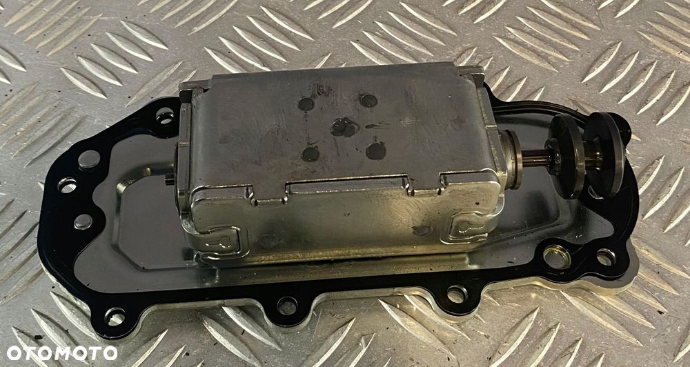 SIŁOWNIK LEWARKA SKRZYNI BIEGÓW ZF TRAXON 0501 328 597 - 2