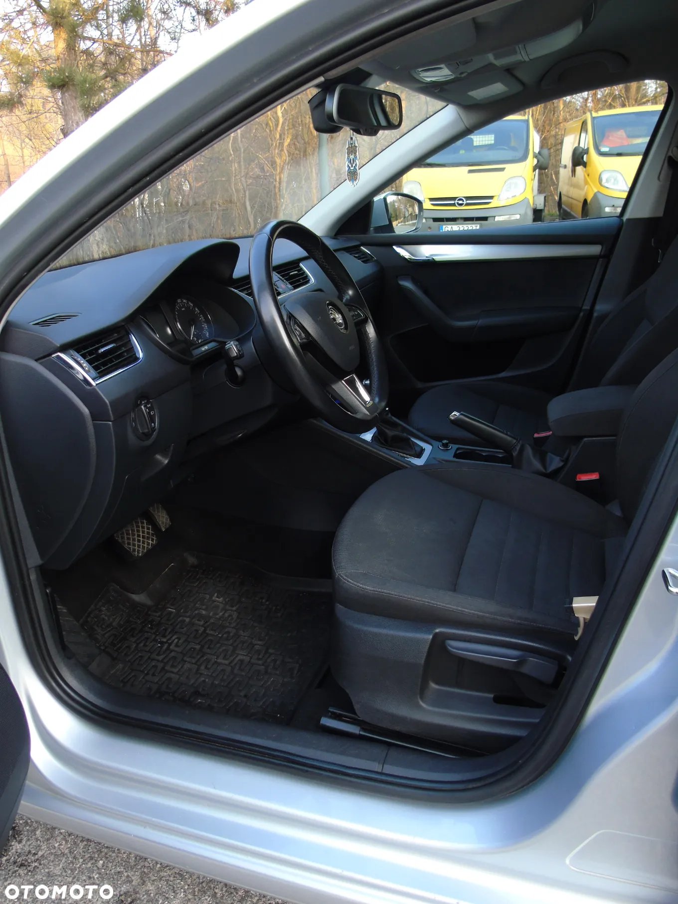 Skoda Octavia Combi 1.6 TDI DPF DSG Active - 12