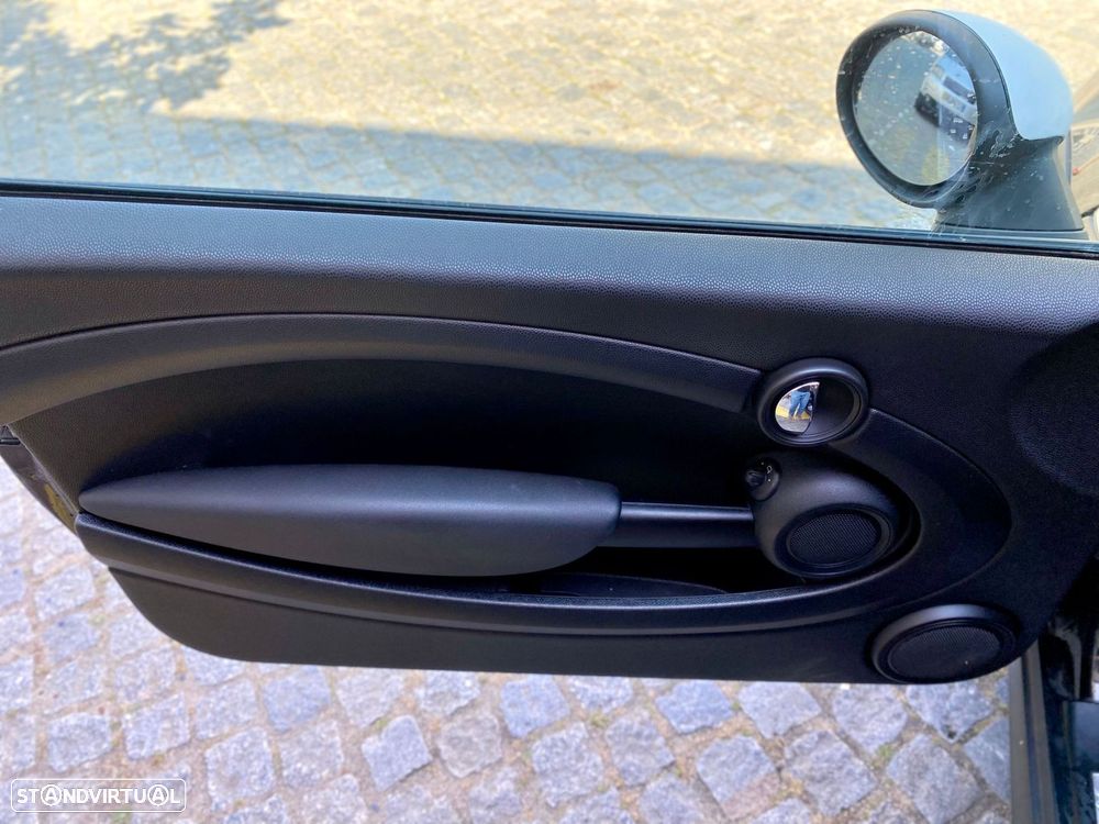 MINI 3 Portas One D - 11