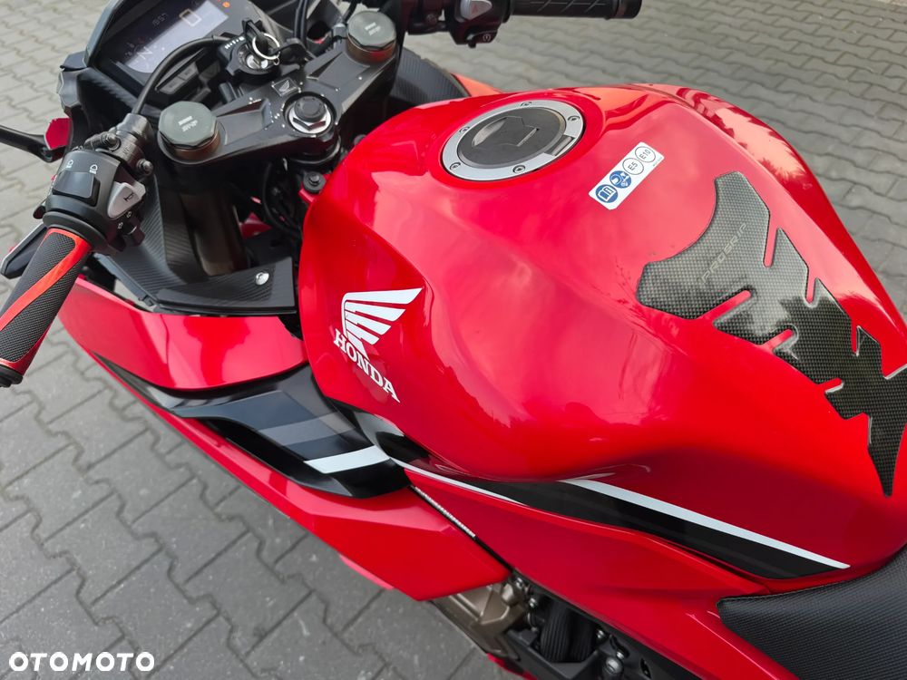 Honda CBR - 33