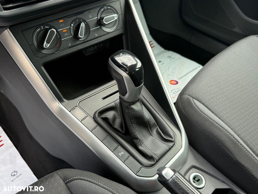 Volkswagen Polo 1.0 TSI DSG Life - 24