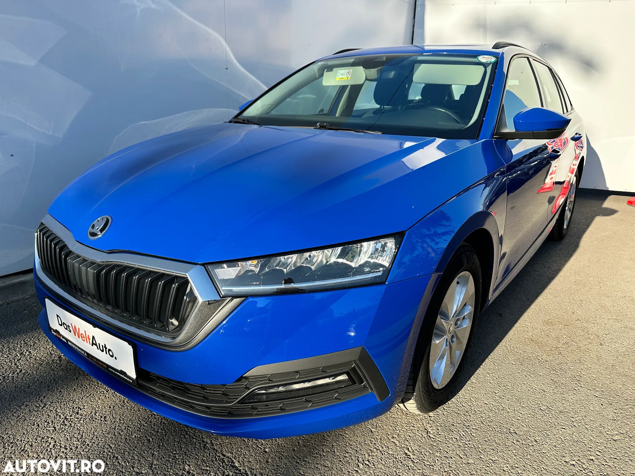 Skoda Octavia Combi 2.0 TDI DSG Ambition - 1