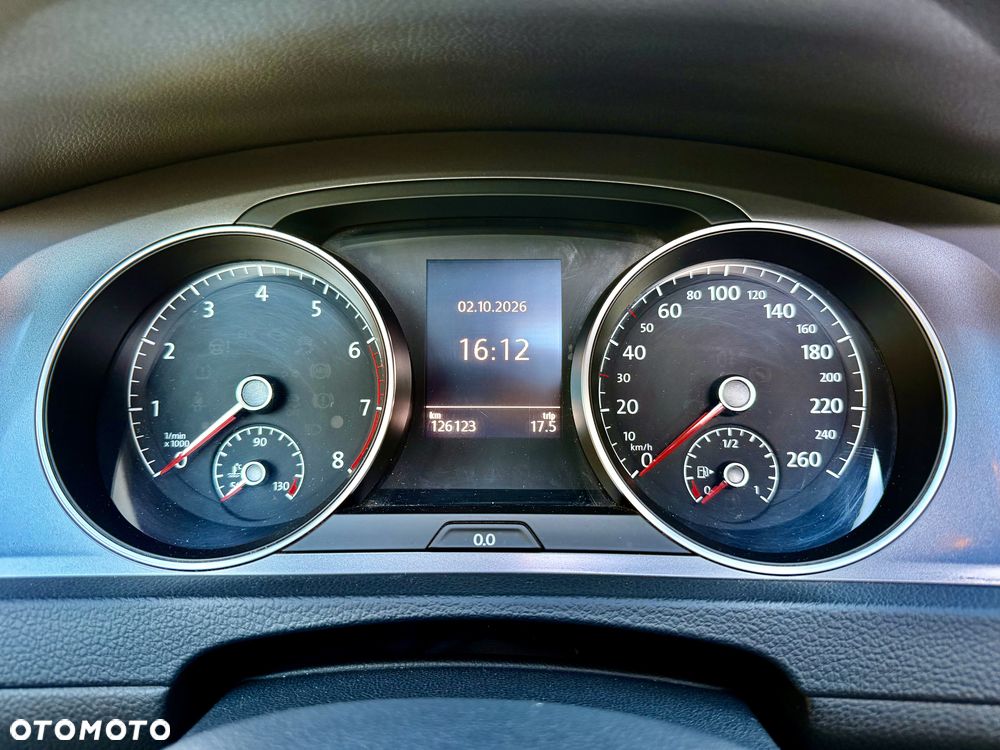 Volkswagen Golf - 8