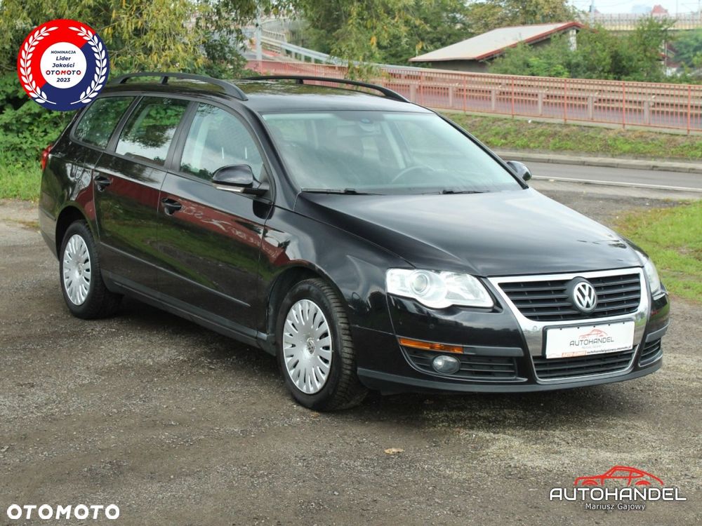 Volkswagen Passat - 1