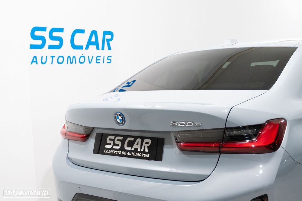 BMW 320 e Pack Desportivo M Auto - 8