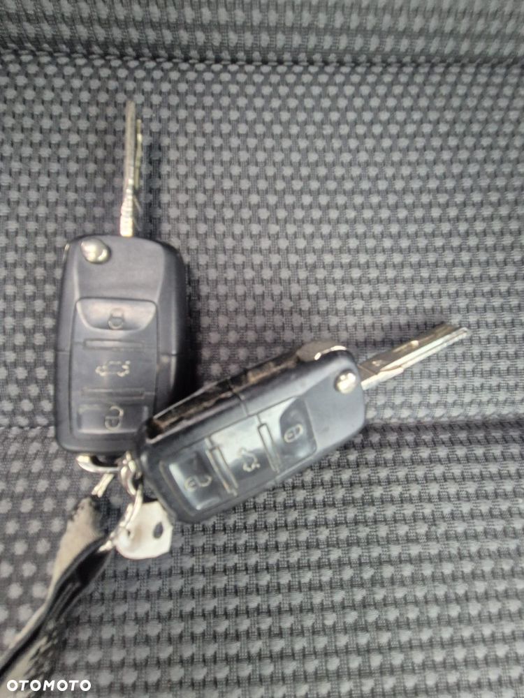Volkswagen Golf - 27