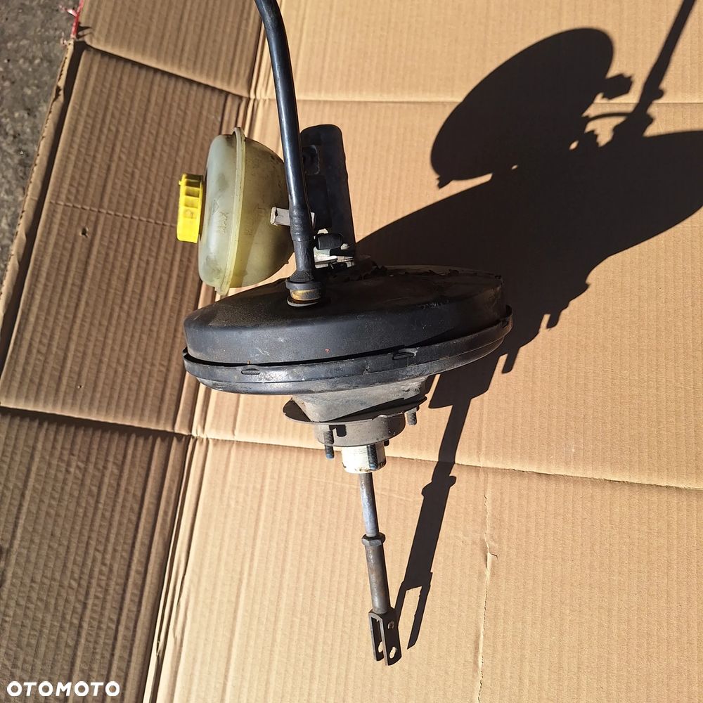 SERWO HAMULCOWE AUDI 80 2.0 8a06121105c - 1