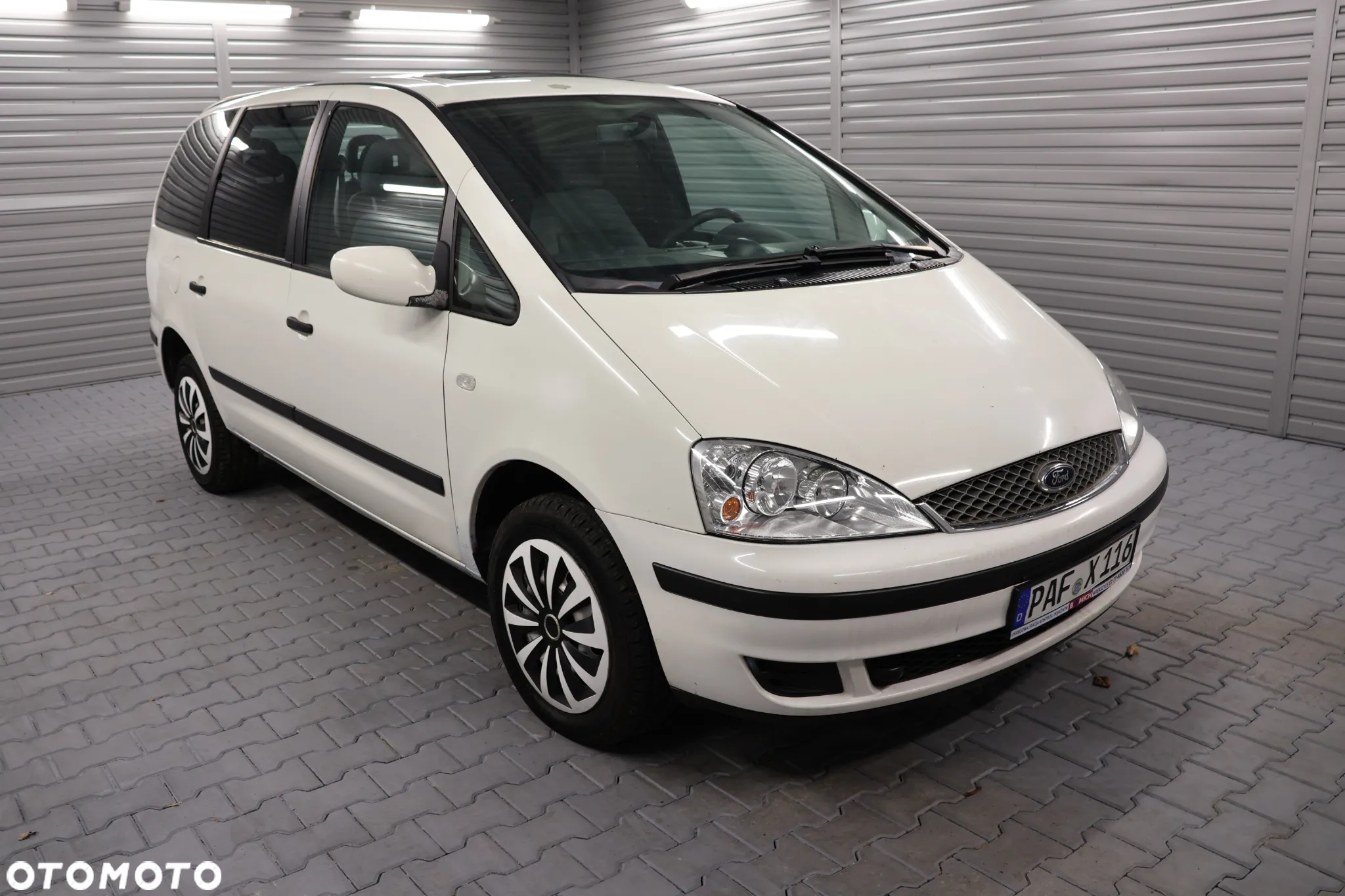 Ford Galaxy 1.9 TDI Ambiente - 2