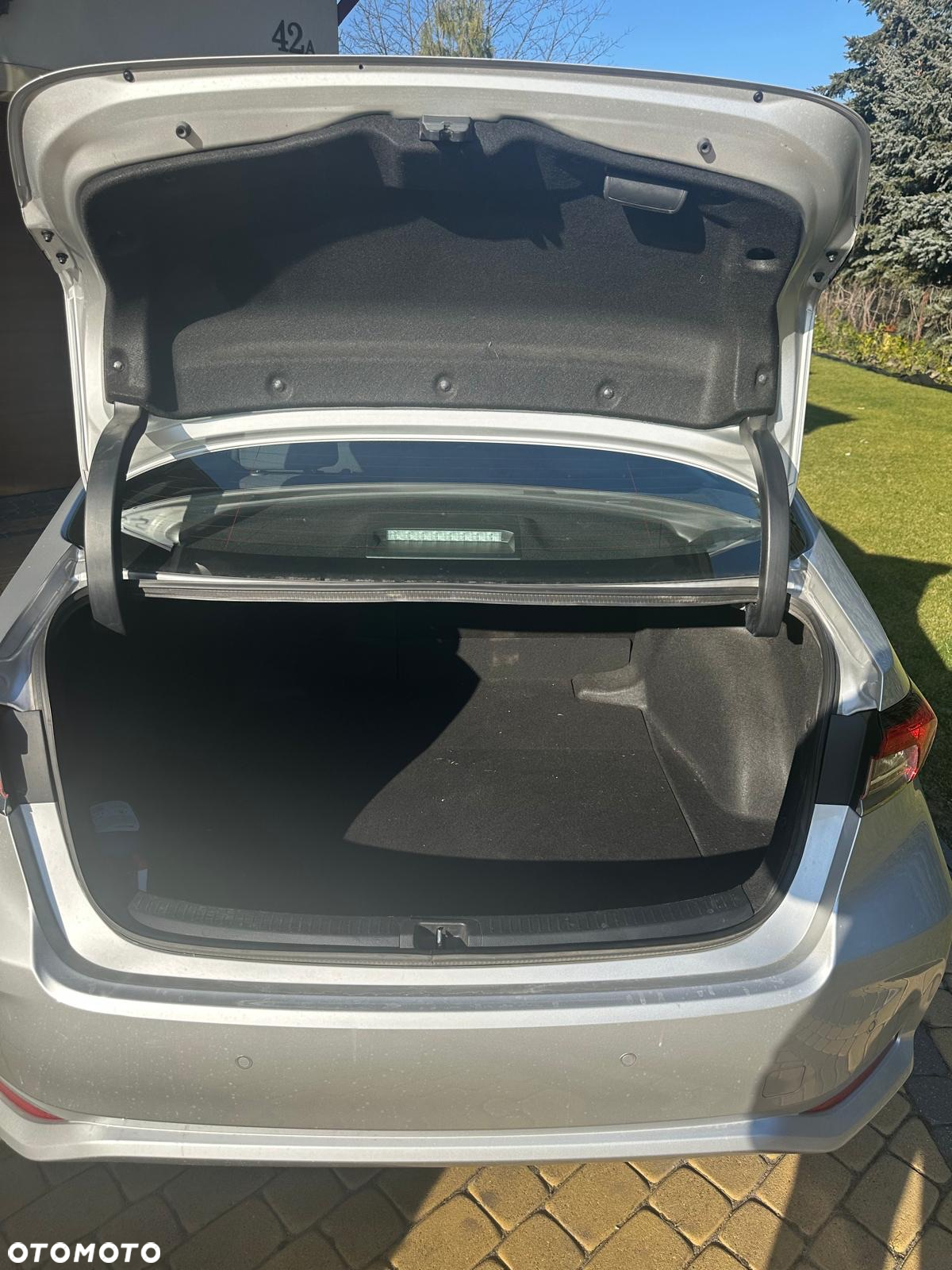 Toyota Corolla 1.8 Hybrid Comfort - 25