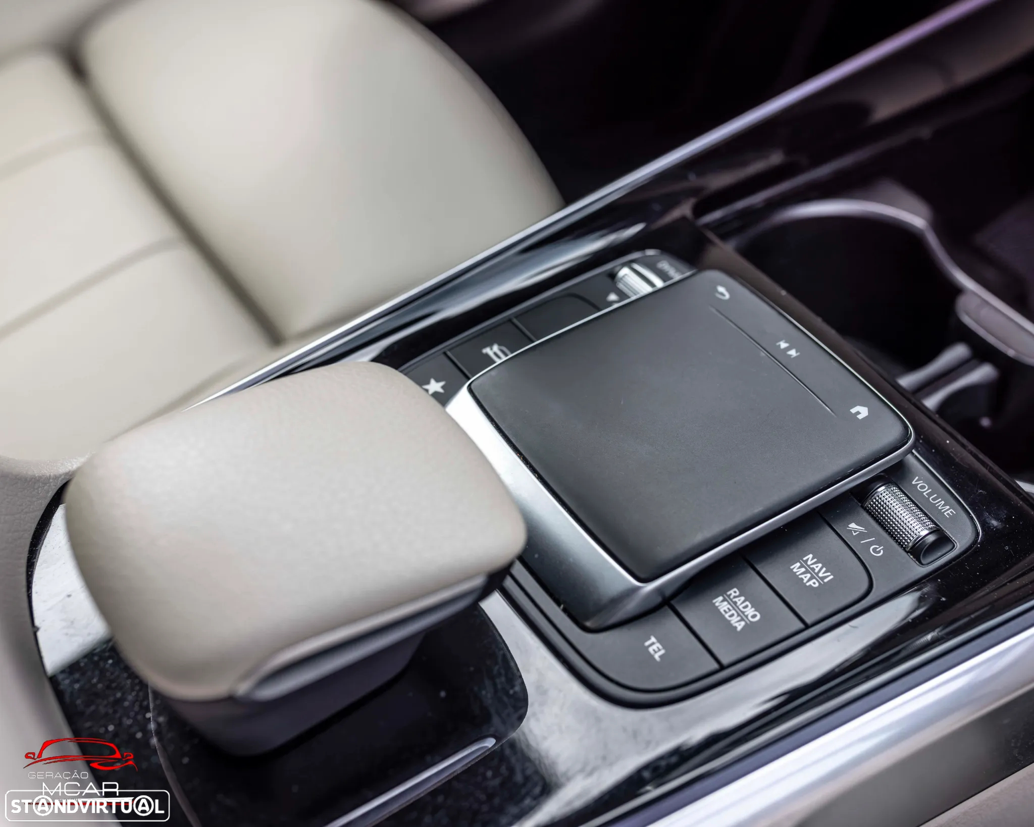 Mercedes-Benz GLB 180 - 11