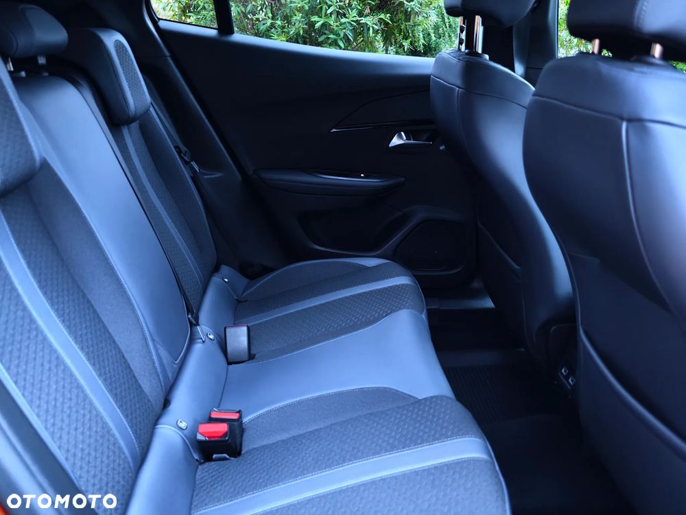 Peugeot 2008 1.2 PureTech Allure S&S EAT8 - 34