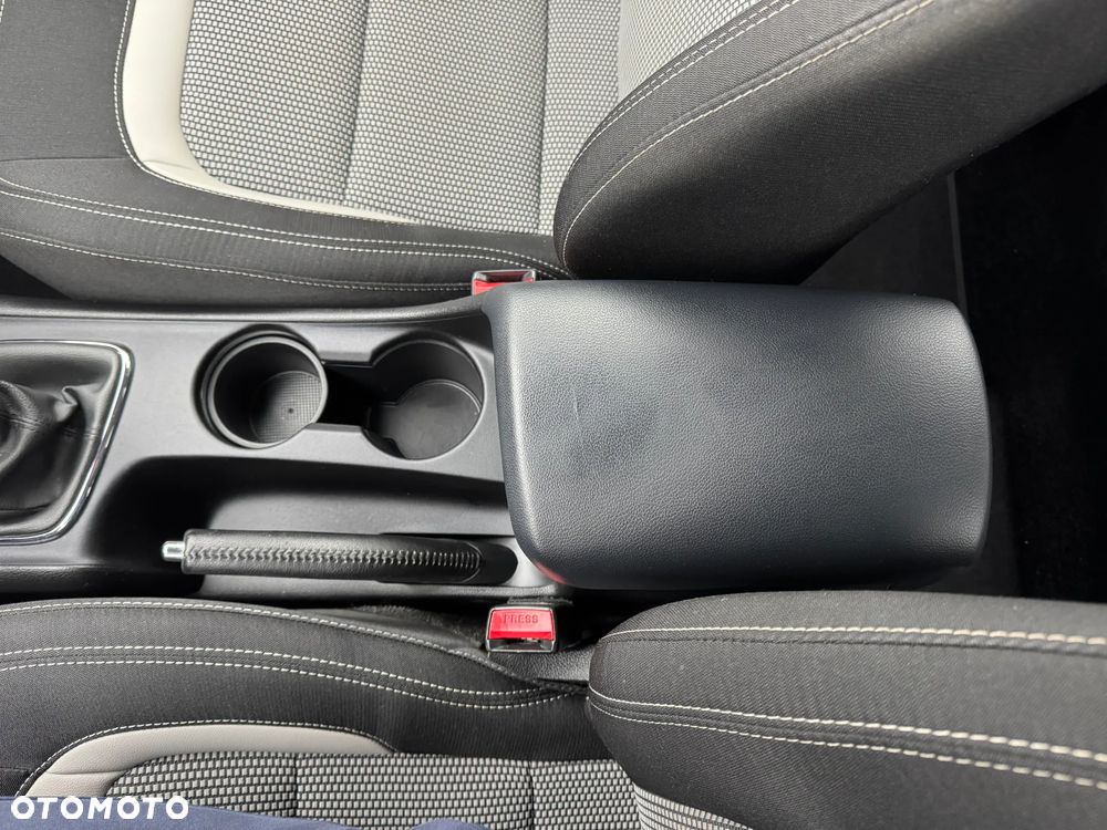 Kia Ceed 1.6 GDI Dream-Team Edition - 25