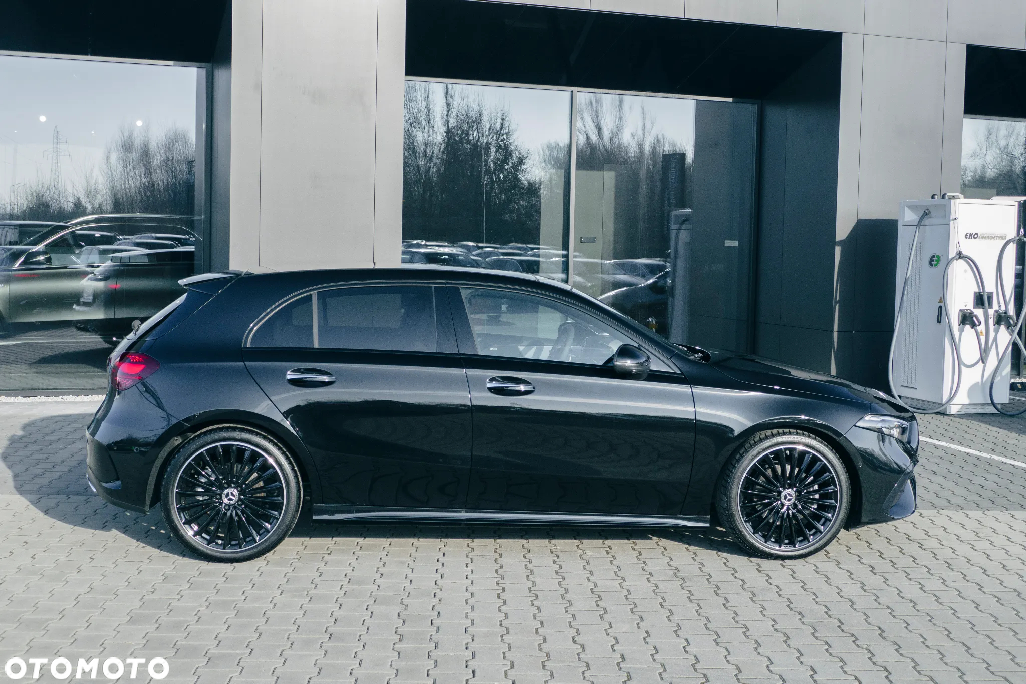 Mercedes-Benz Klasa A 200 AMG Line 7G-DCT - 3