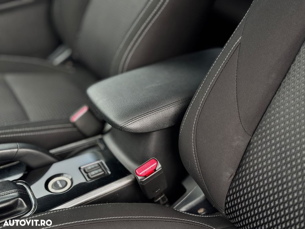 Mitsubishi Outlander 2.2 Litre DI-D AWD Instyle - 11