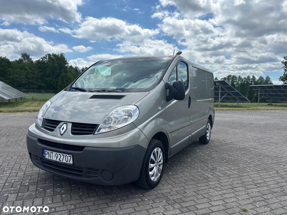 Renault TRAFIC - 2