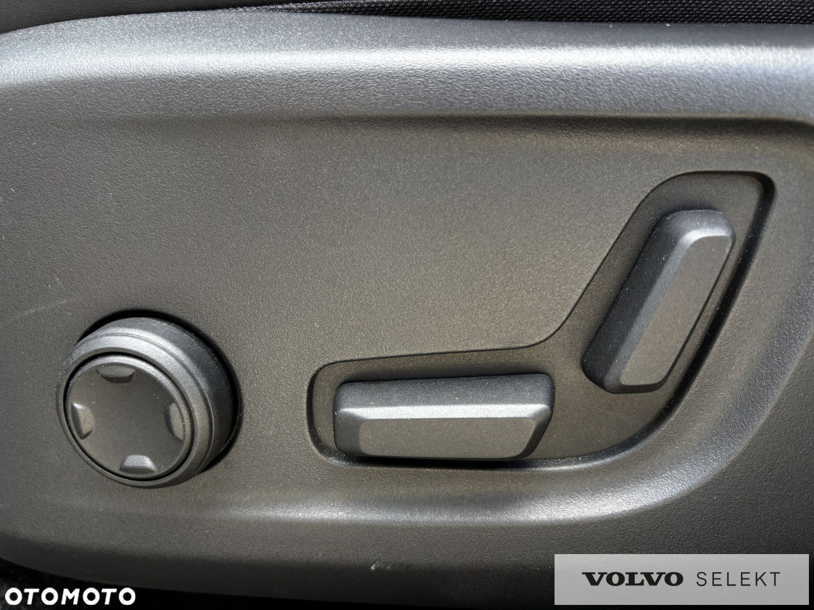 Volvo XC 40 - 18