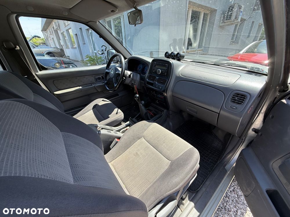 Nissan NP300 Pickup - 11