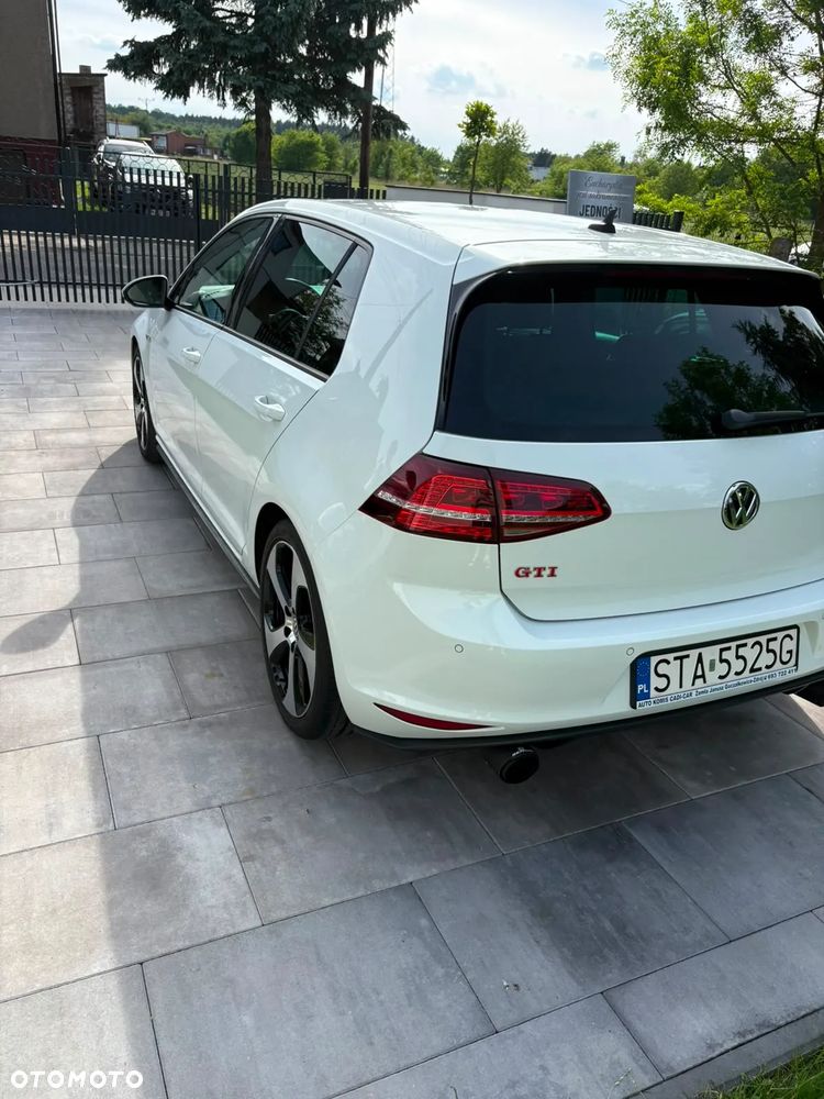 Volkswagen Golf - 3