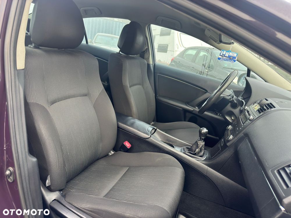 Toyota Avensis 2.0 D-4D - 13