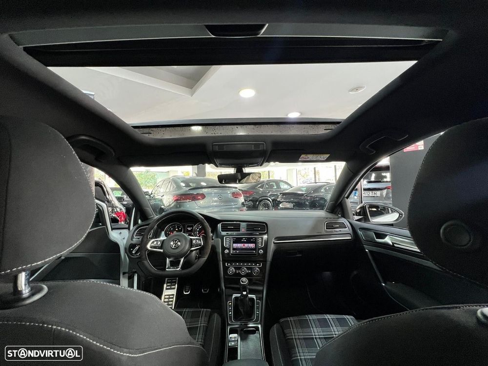 VW Golf 2.0 TDI GTD - 40